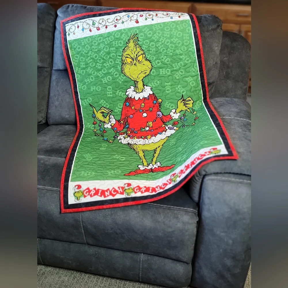 Christmas Grinch Quilt! New Handmade! Child Size Throw / Wall Hanging 22